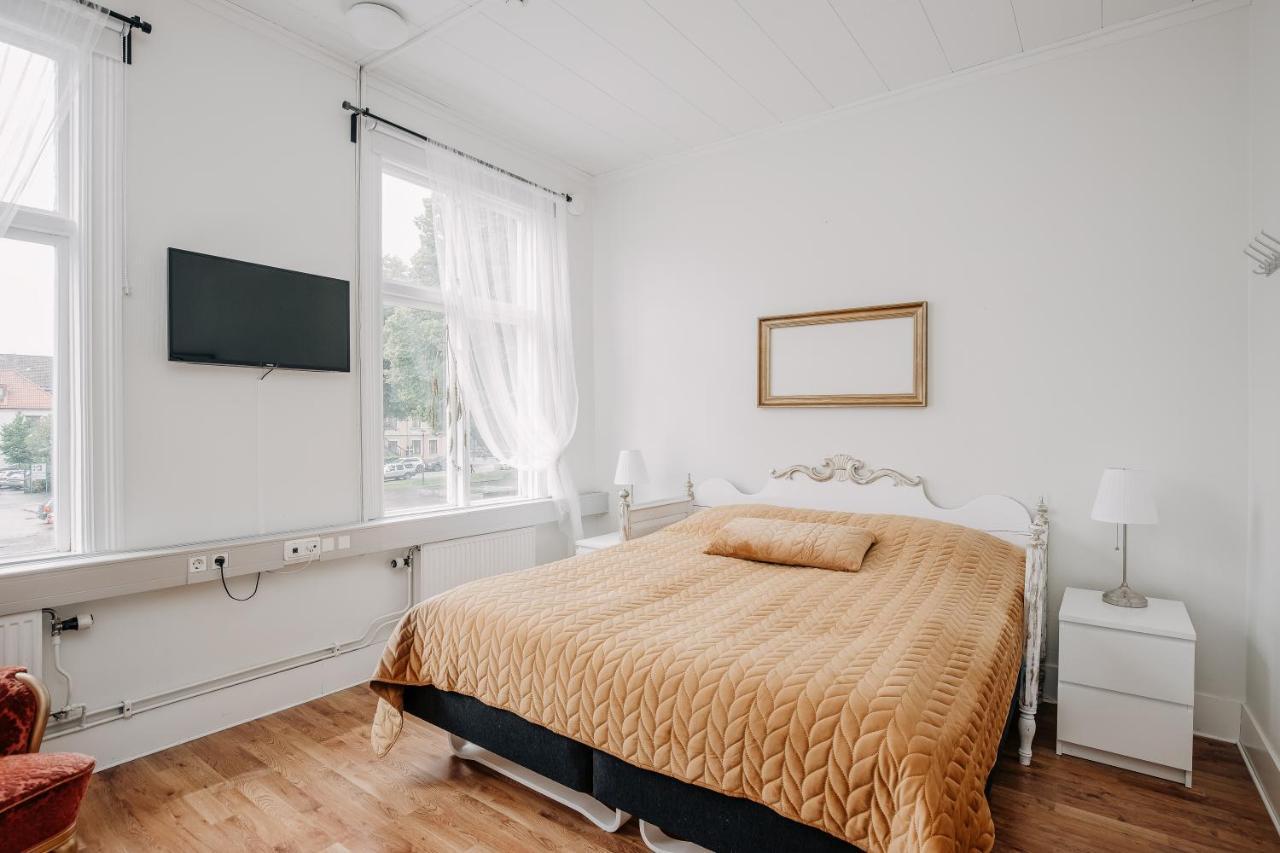 Jaernvaegshotellet B&B Skara Esterno foto