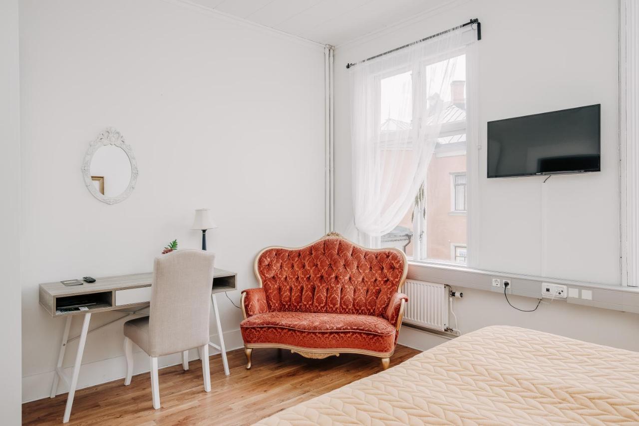 Jaernvaegshotellet B&B Skara Esterno foto