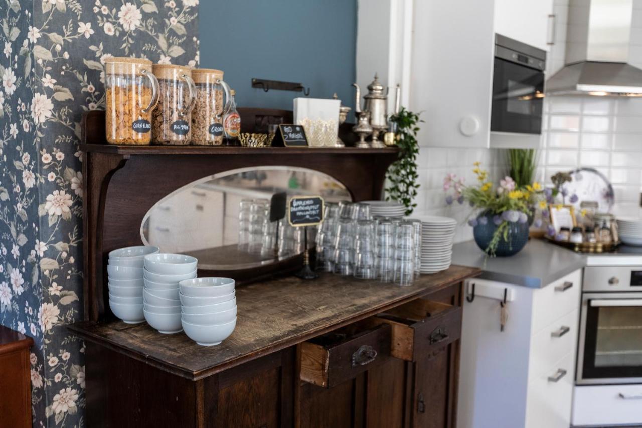 Jaernvaegshotellet B&B Skara Esterno foto