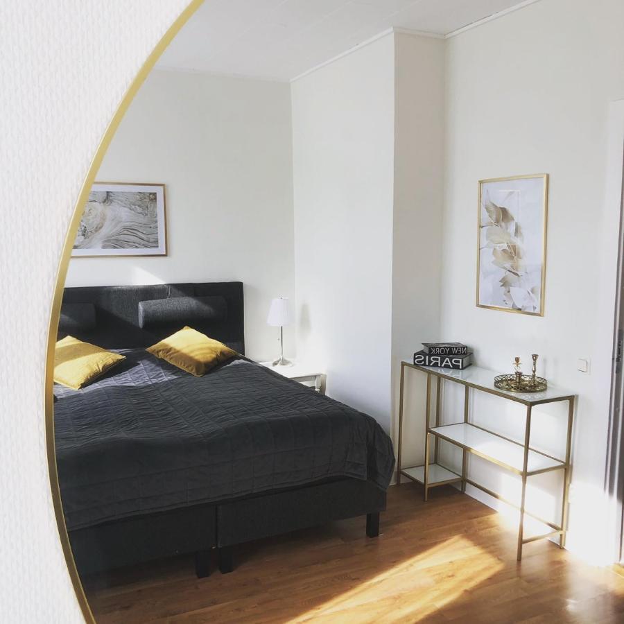 Jaernvaegshotellet B&B Skara Esterno foto