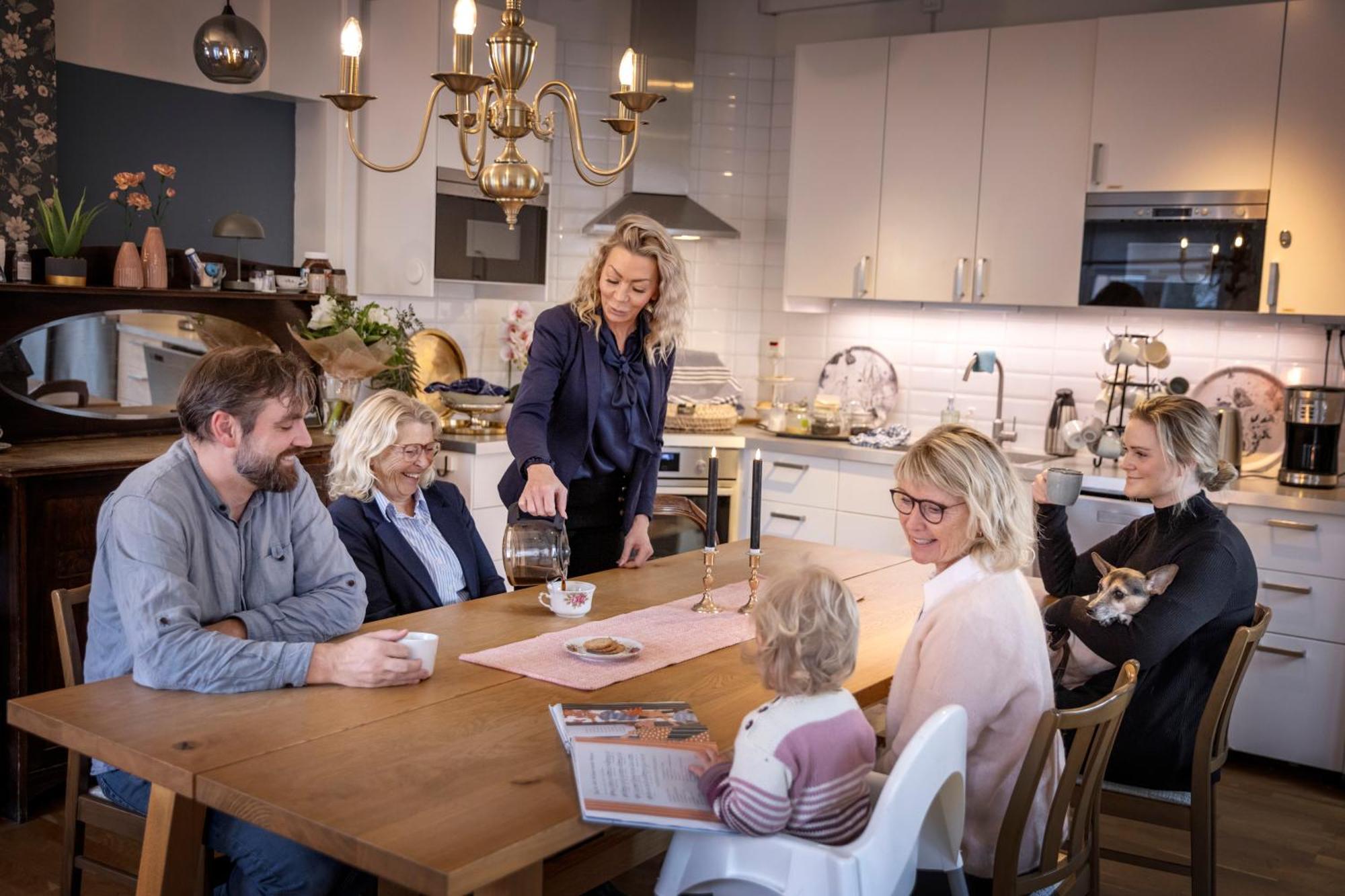 Jaernvaegshotellet B&B Skara Esterno foto